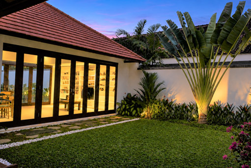 Chris-Jennifer Residence